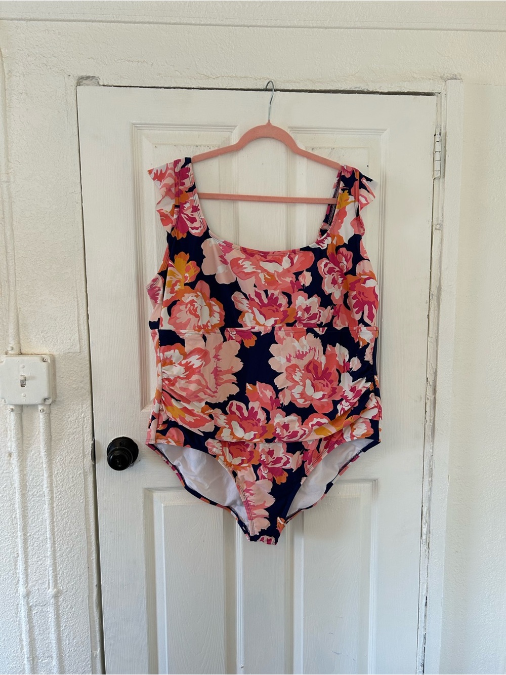 Kona Sol size 24 one piece swimsuit floral pink and navy blue with ruffles